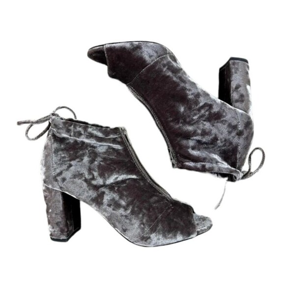 REPORT Ankle Boot  Women's 7.5 W  NWOB  Luxe SAKAI Peek-Toe Bootie  Gray Velvet - Picture 1 of 7